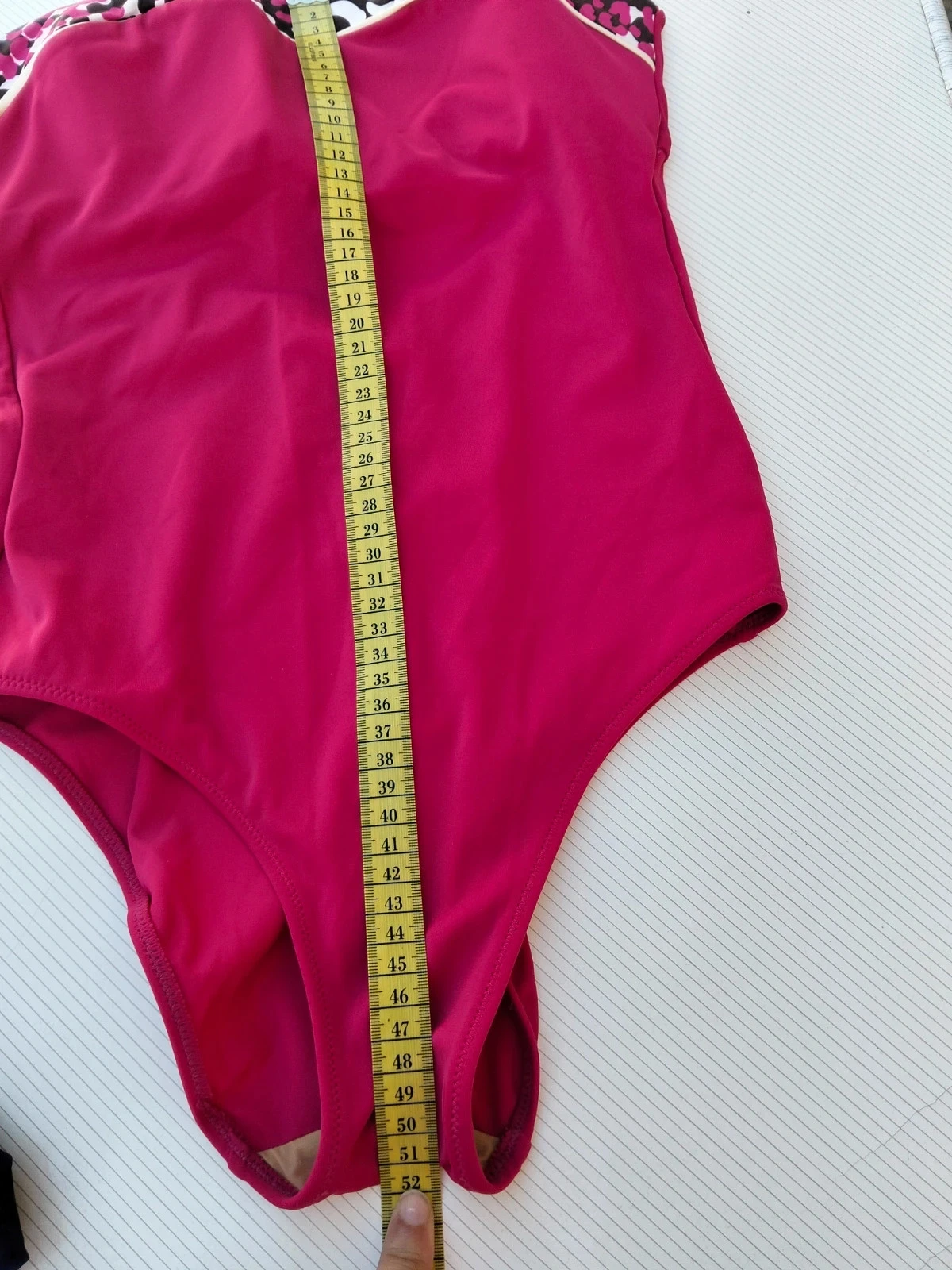 Bóca de banho feminina fucsia com decote em V - Estampa animal print - Tamanho aprox. P – photo 9